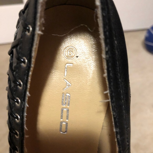 Black Heels - Picture 2 of 2